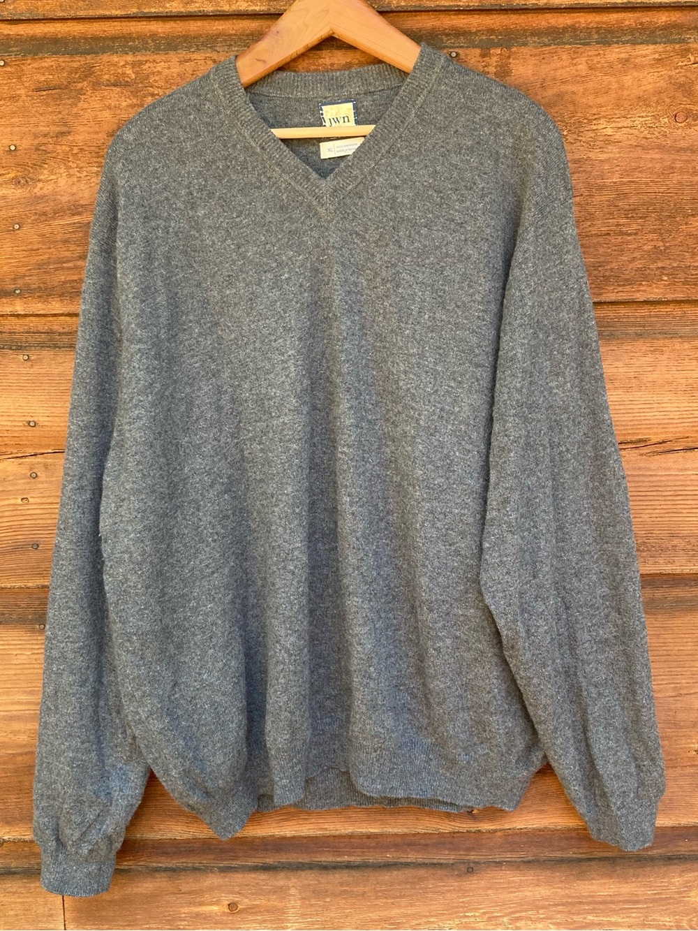 Cashmere Men's V-Neck Sweater JWN